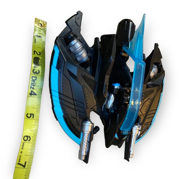 Batman Action Figure with Batship Playset - Picture 8 of 8